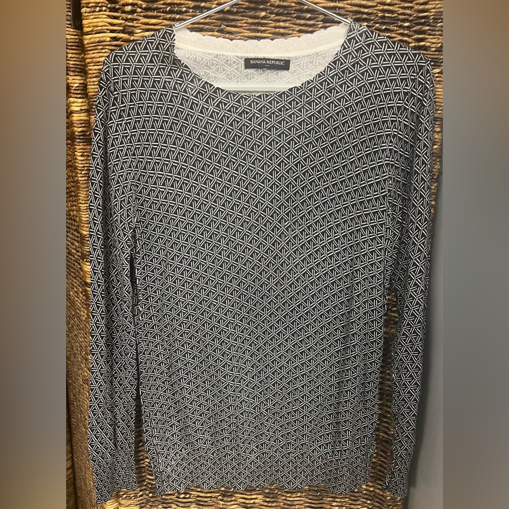 Banana Republic- Black/White, Estimated‎ size: Small, Missing tags